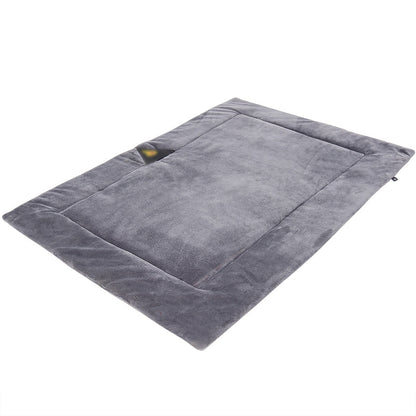 Grey waterproof self-warming pet mat, corner detail view
